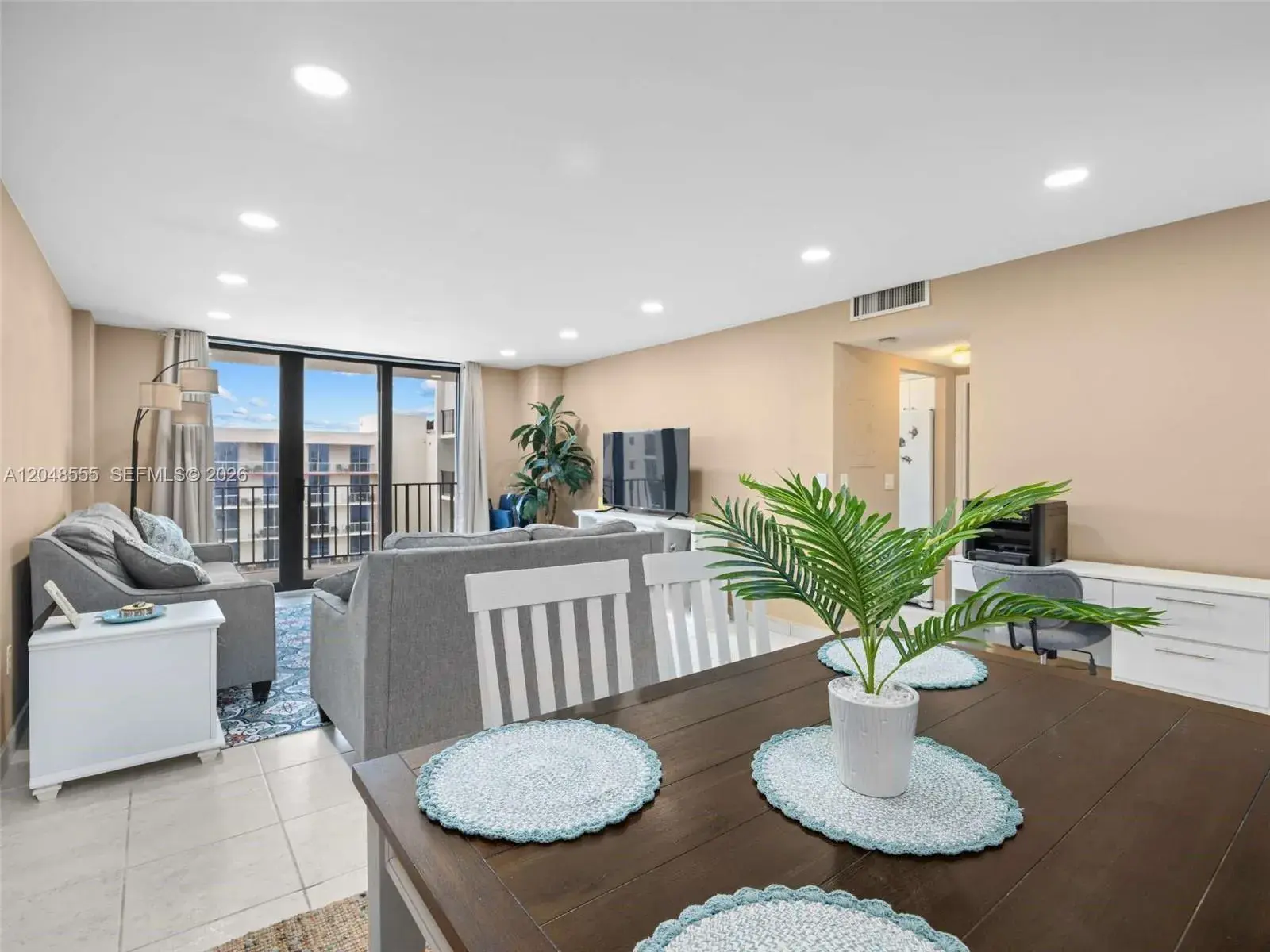 322 SE Buchanan St # 703, Hollywood FL 33019