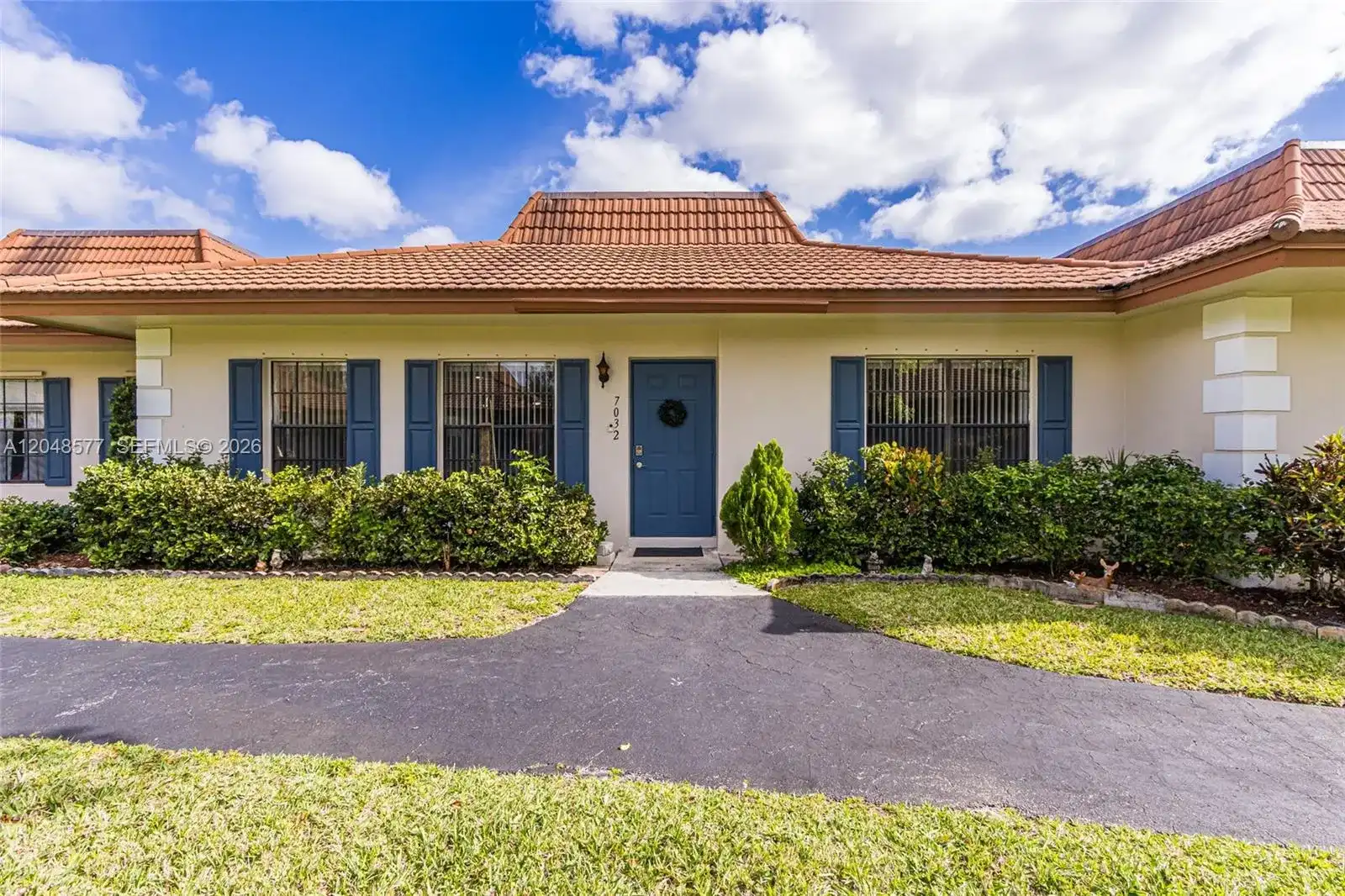 7032 SW 23rd St # 16, Davie FL 33317