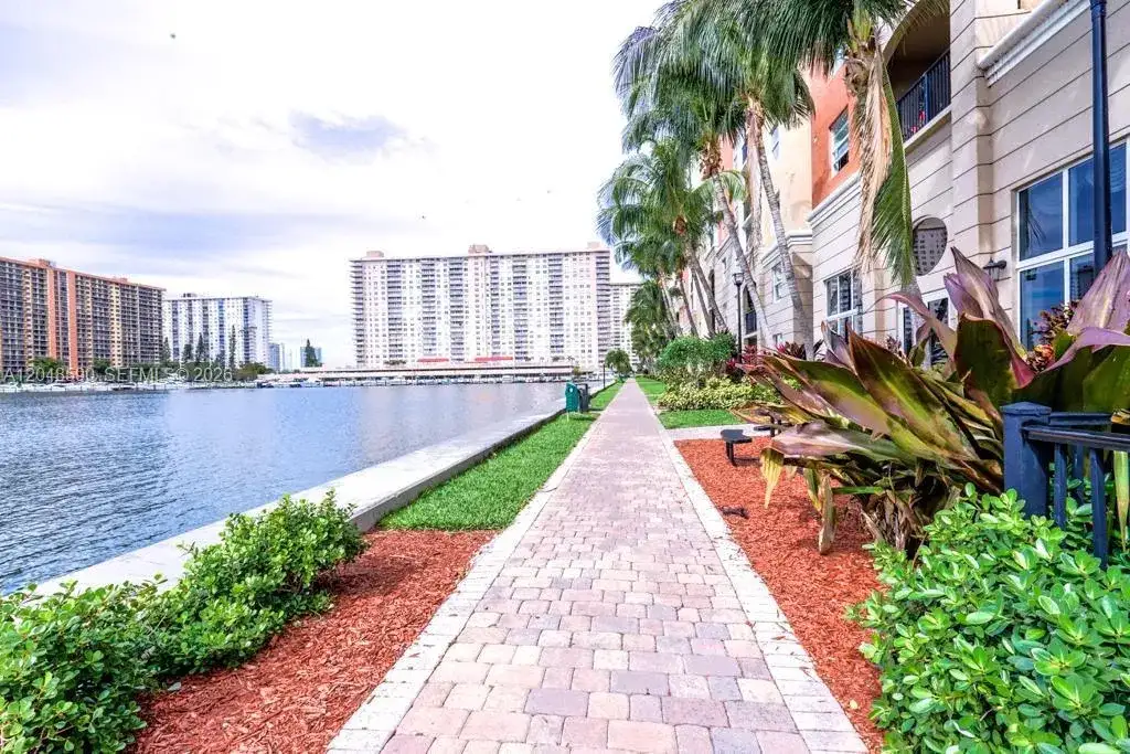 17145 N Bay Rd # 4403, Sunny Isles Beach FL 33160 photo 2
