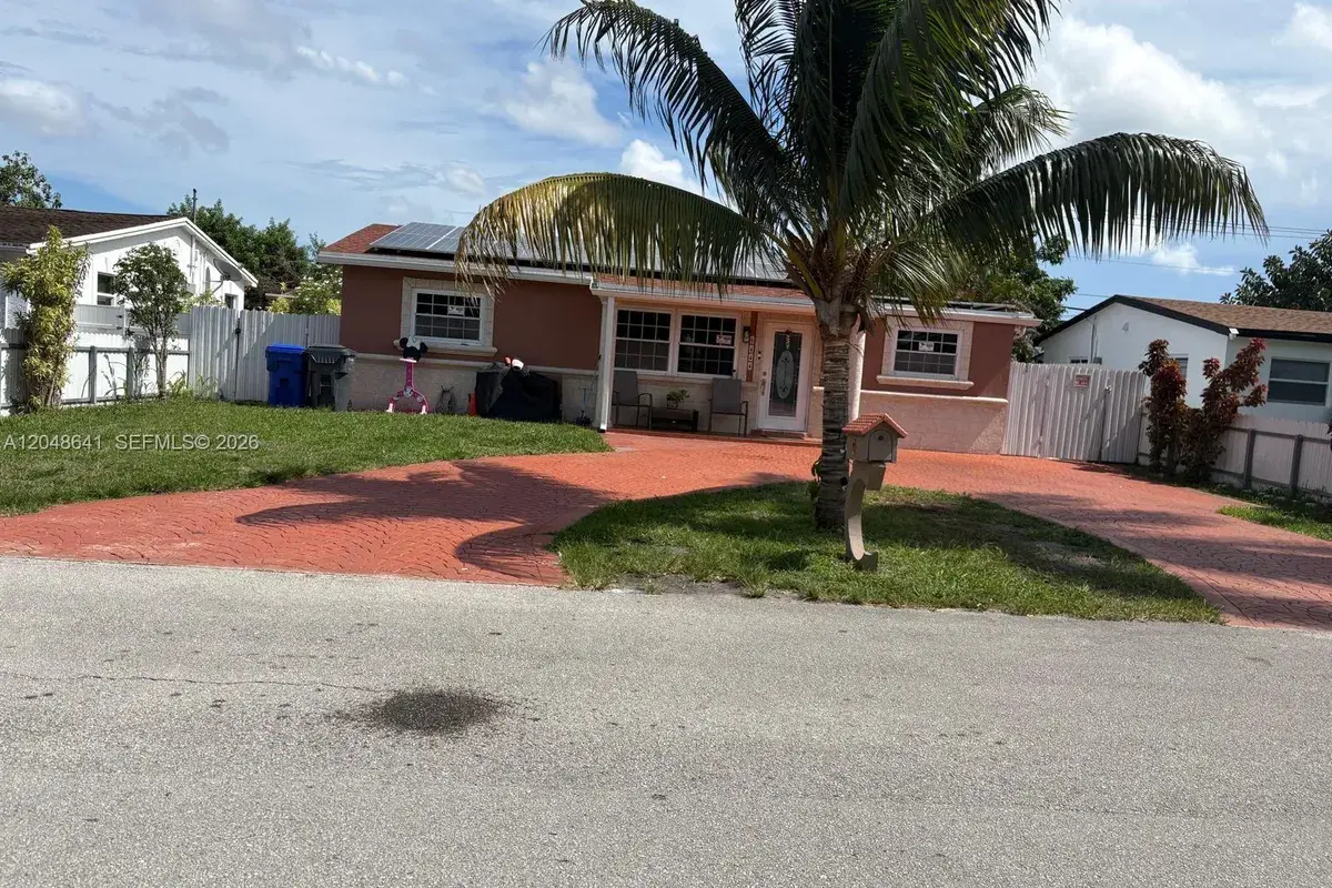 6444 Fletcher St, Hollywood FL 33023