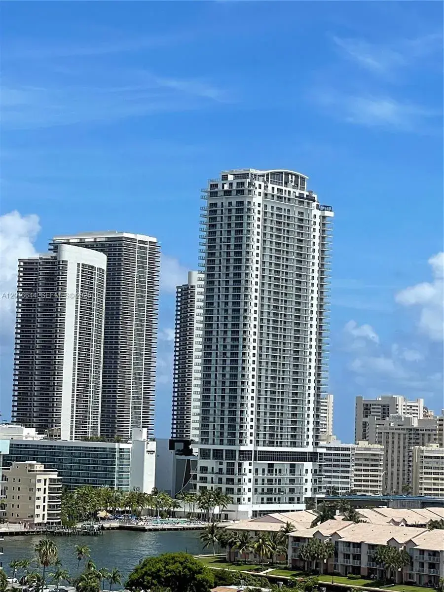 2500 PARKVIEW DR # 1405, Hallandale Beach FL 33009