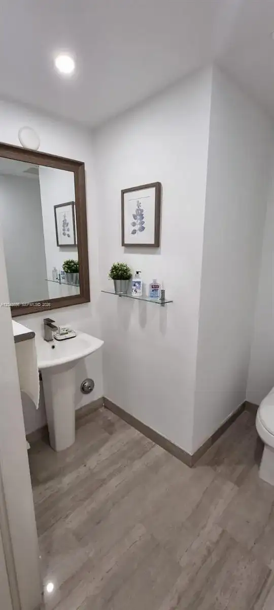 1300 Brickell Bay Dr # 1701, Miami FL 33131 photo 5