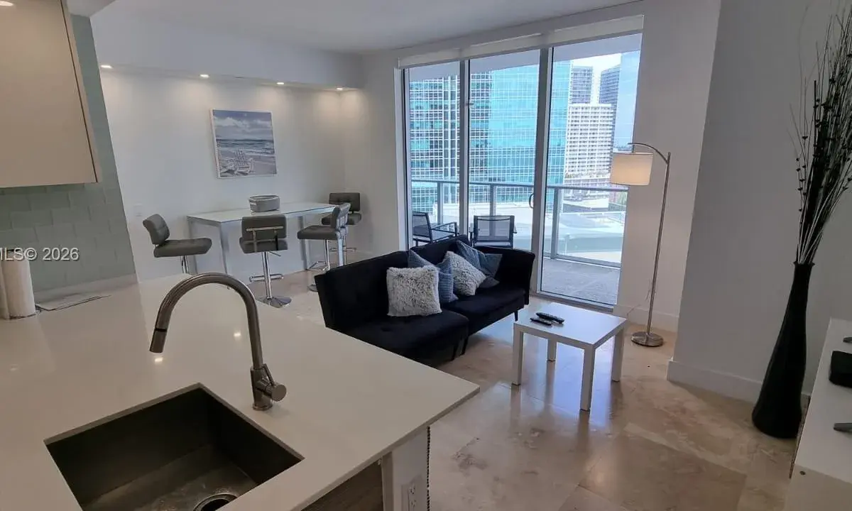 1300 Brickell Bay Dr # 1701, Miami FL 33131