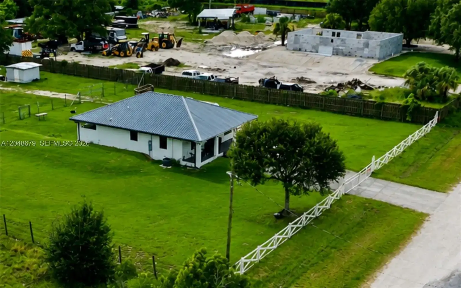 525 N Granja ST, Clewiston FL 33440 photo 3