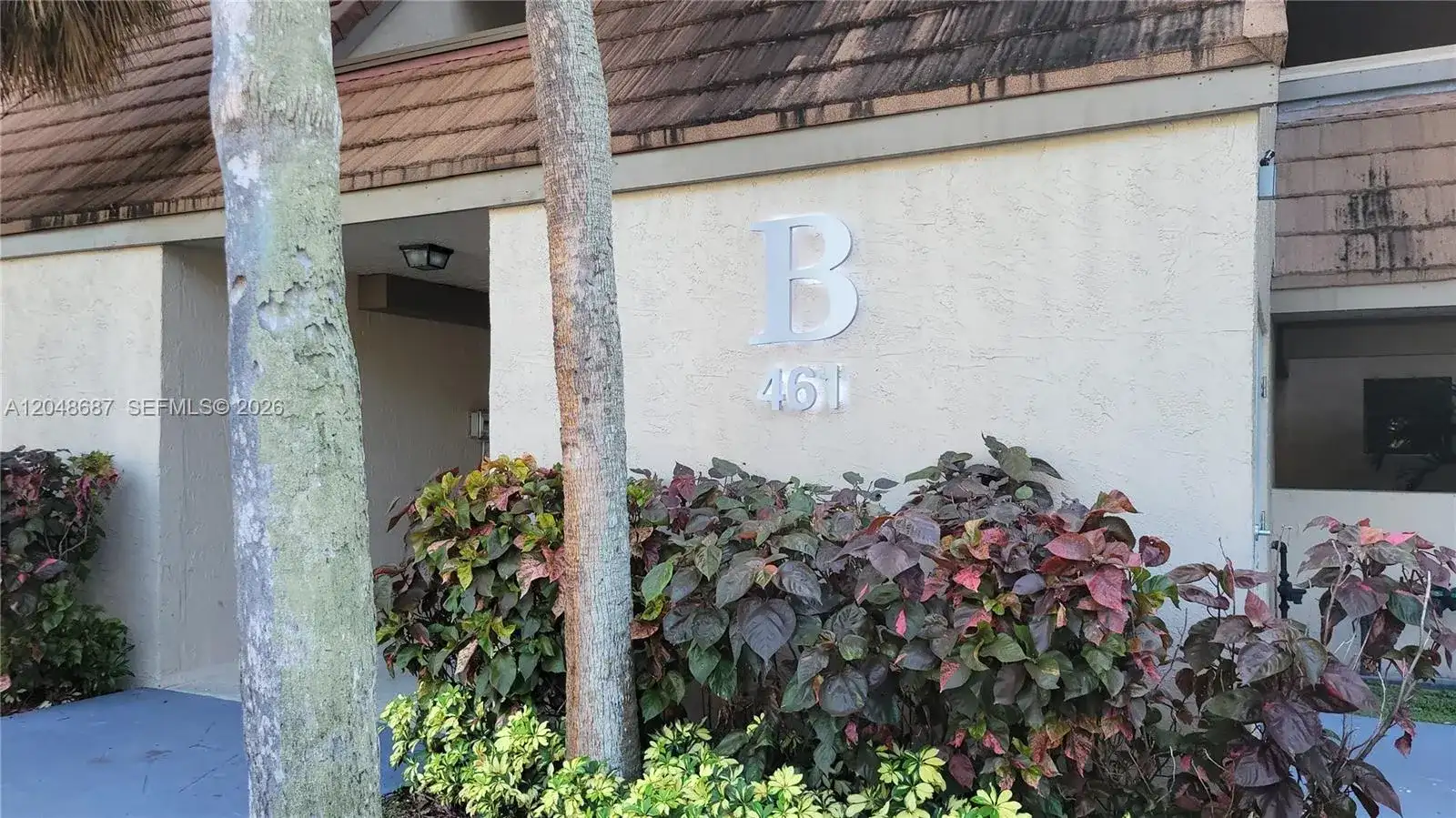 461 Ives Dairy Rd # 2, Miami FL 33179 photo 2