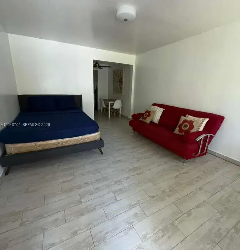 1600 Pennsylvania Ave # 7, Miami Beach FL 33139