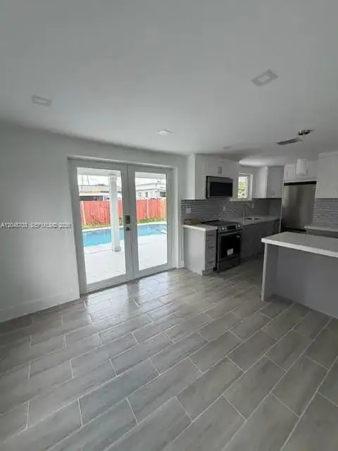 3515-3517 SW 91st Ave, Miami FL 33165 photo 3