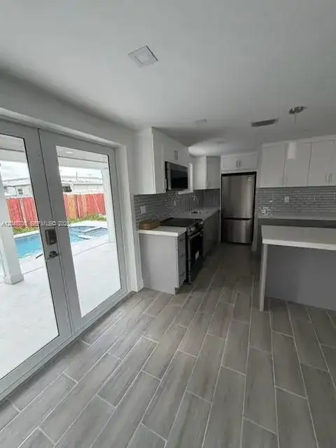 3515-3517 SW 91st Ave, Miami FL 33165 photo 5