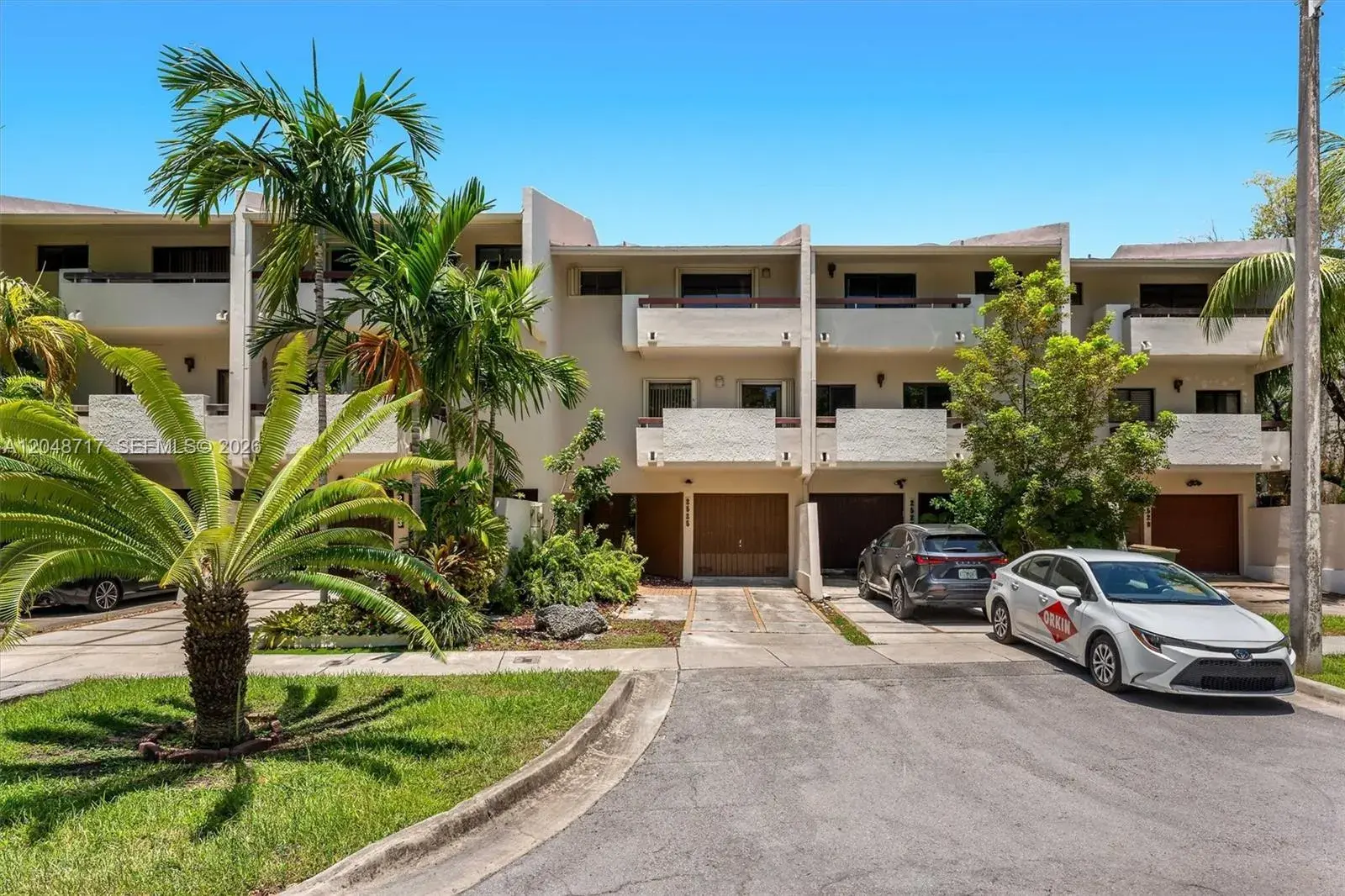 2525 NE 135th St, North Miami FL 33181