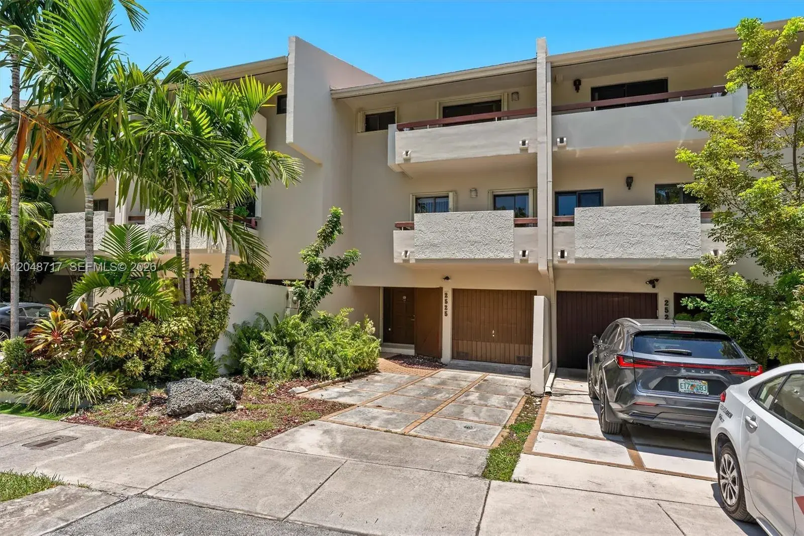 2525 NE 135th St, North Miami FL 33181