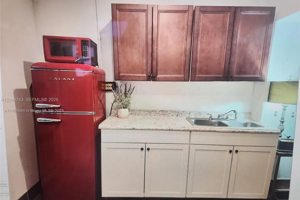 2251 NW 87th Ter, Pembroke Pines FL 33024