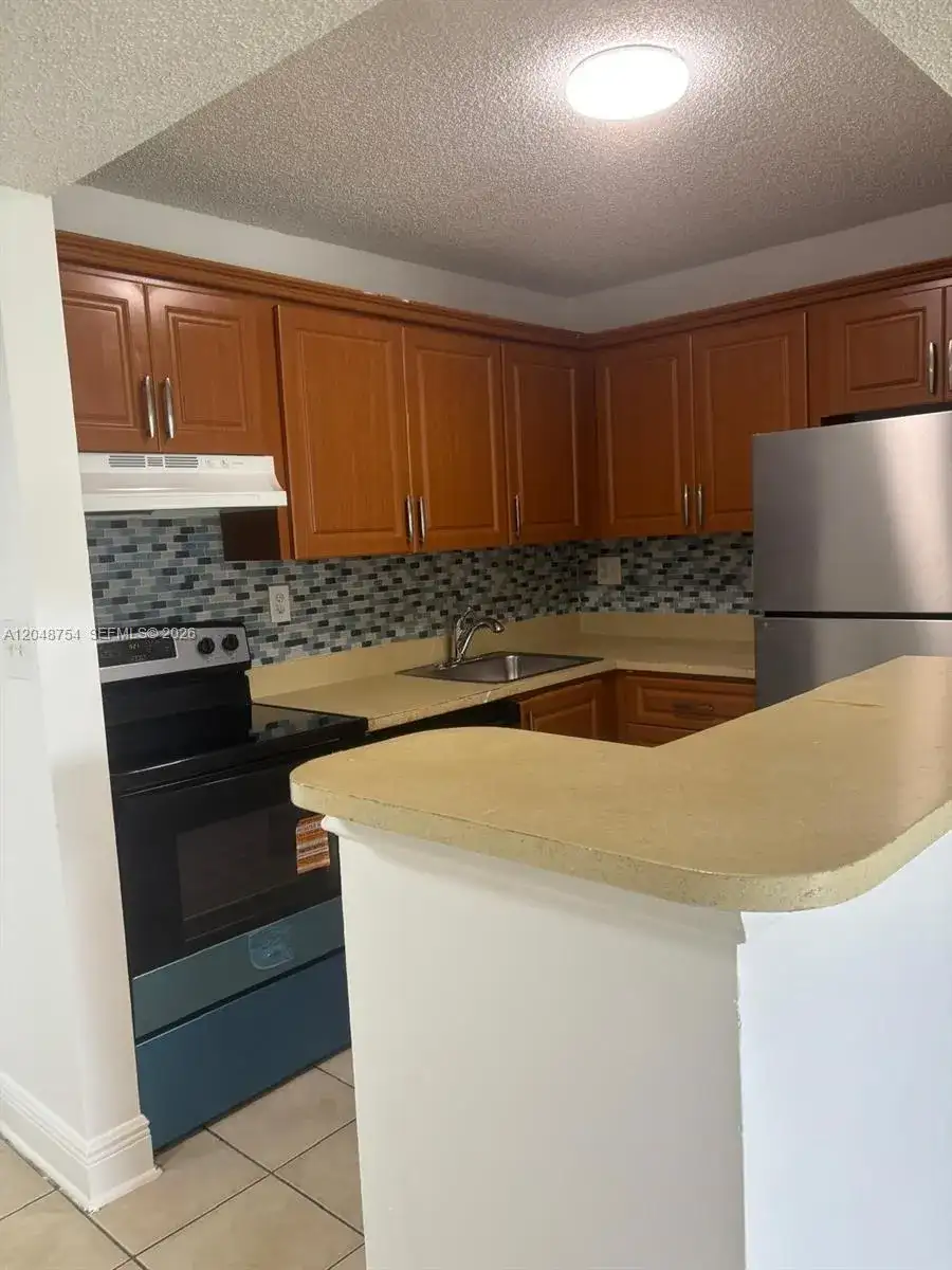 7110 NW 179th St # 211, Hialeah FL 33015 photo 2