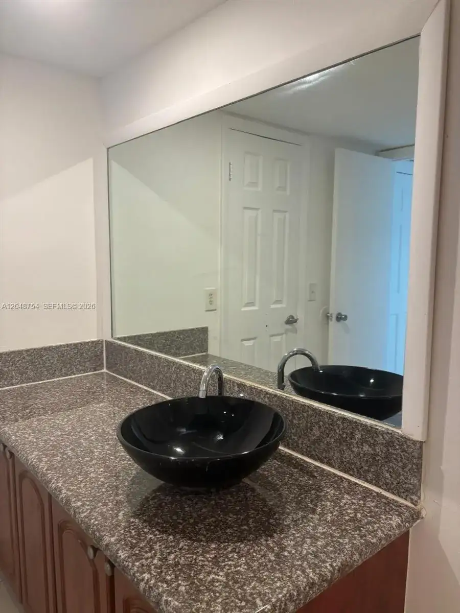 7110 NW 179th St # 211, Hialeah FL 33015 photo 4
