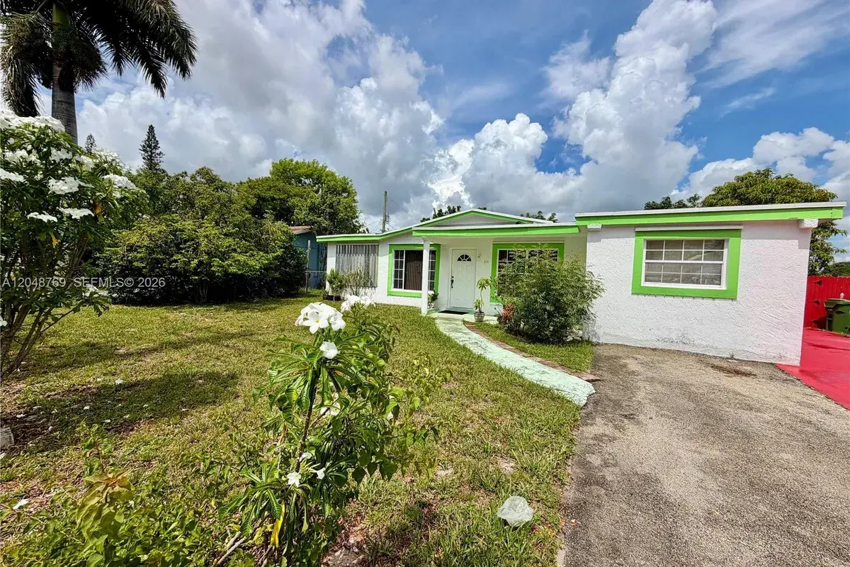 2141 NW 26th Ave, Fort Lauderdale FL 33311