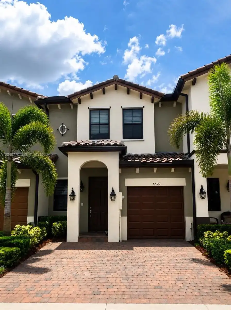 8820 NW 103rd Ave, Doral FL 33178