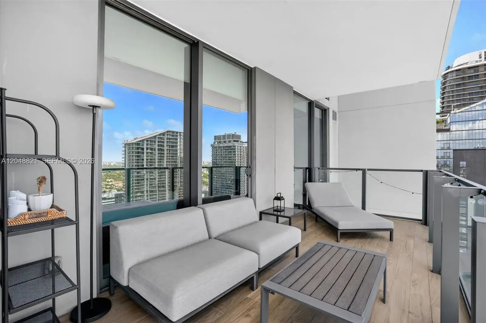 68 SE 6th St # 3710, Miami FL 33131 photo 4
