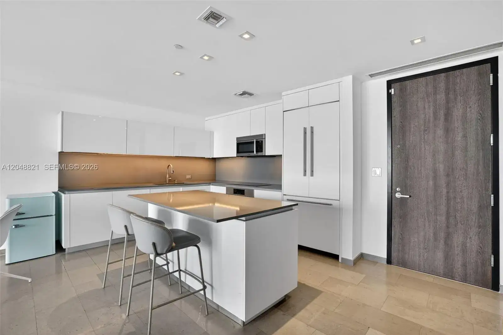 68 SE 6th St # 3710, Miami FL 33131 photo 5
