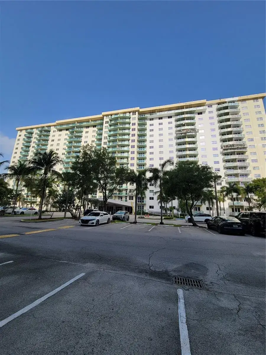19390 Collins Ave # 220, Sunny Isles Beach FL 33160