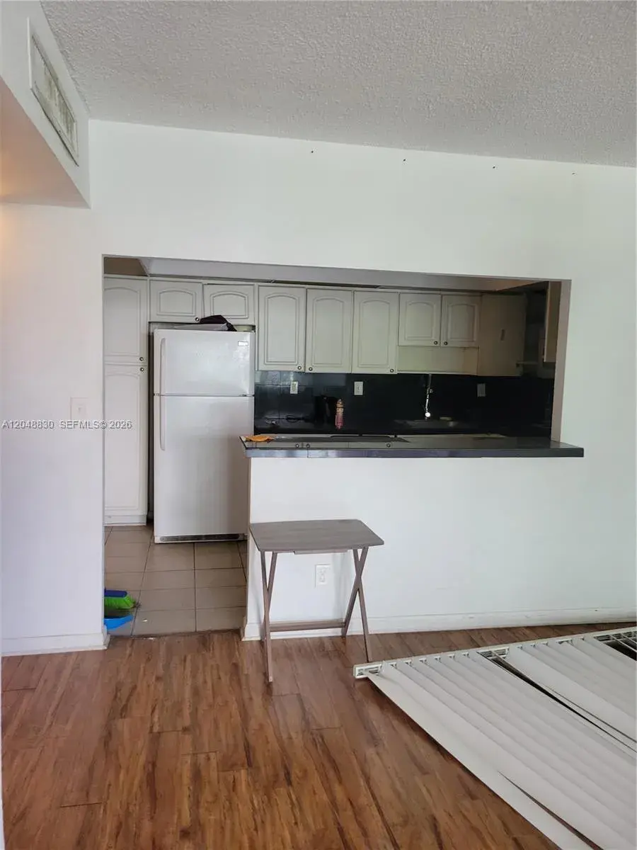 19390 Collins Ave # 220, Sunny Isles Beach FL 33160