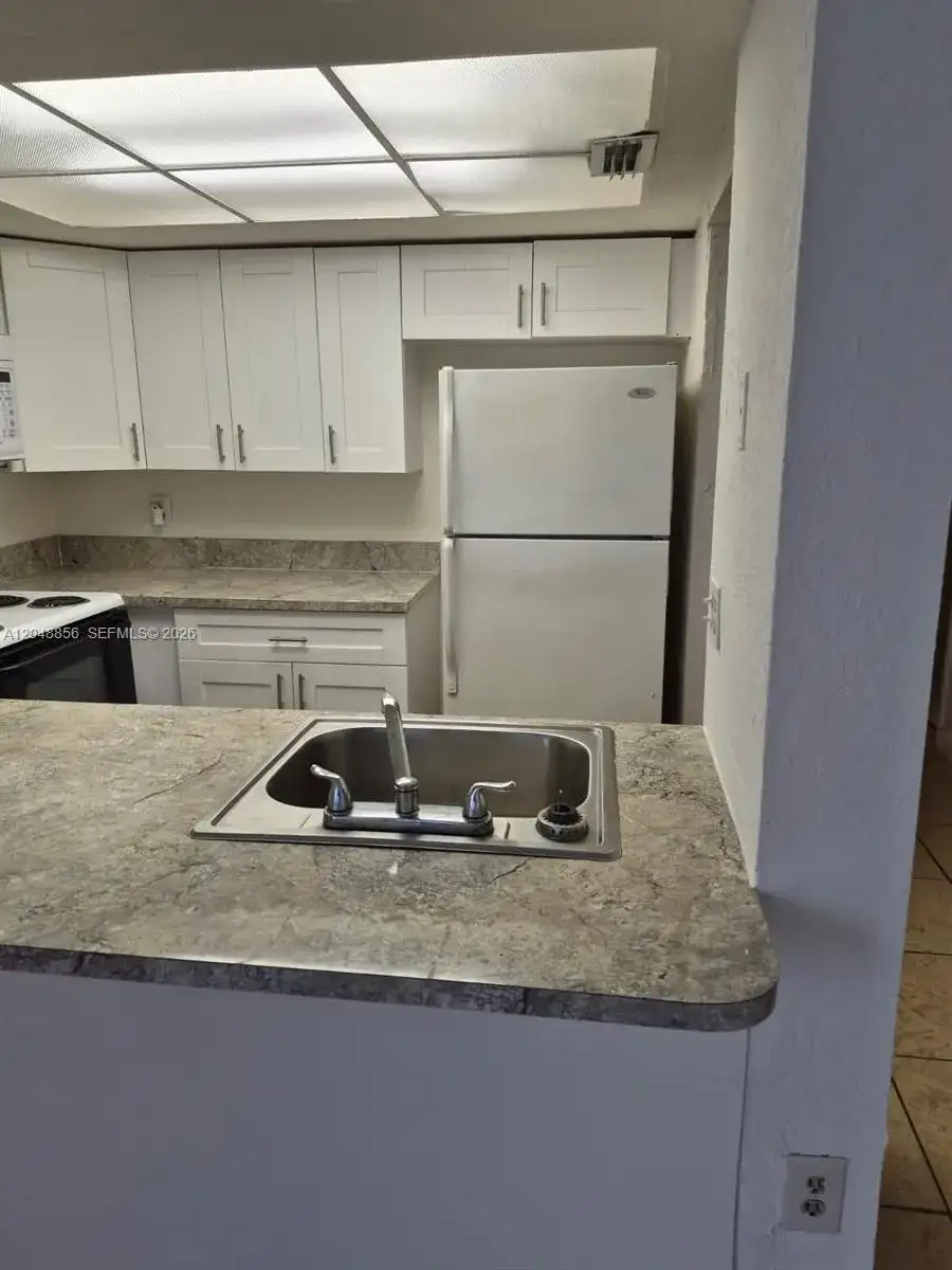 16220 NW 2nd Ave # 412, Miami FL 33169 photo 5