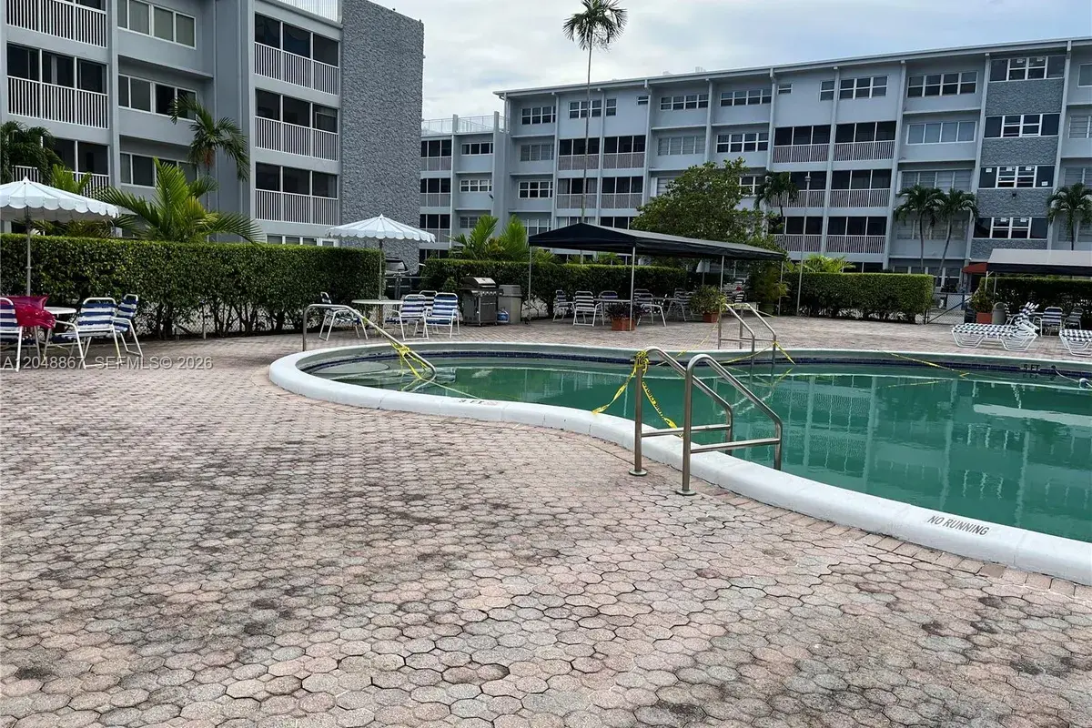 410 SE 2nd St # 408, Hallandale Beach FL 33009