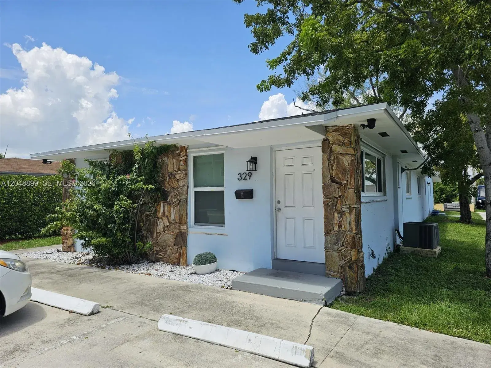 329 SE 2nd St, Hallandale Beach FL 33009