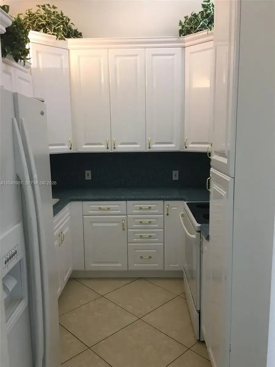 20379 W Country Club Dr # 32, Aventura FL 33180 photo 4