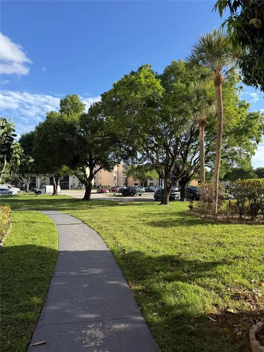 2830 Somerset Dr # 402N, Lauderdale Lakes FL 33311 photo 2
