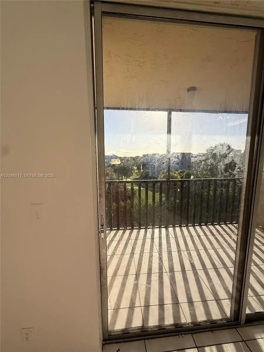 2830 Somerset Dr # 402N, Lauderdale Lakes FL 33311 photo 5