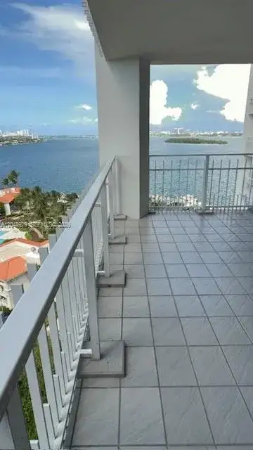 4000 Towerside Ter # 1403, Miami FL 33138 photo 5