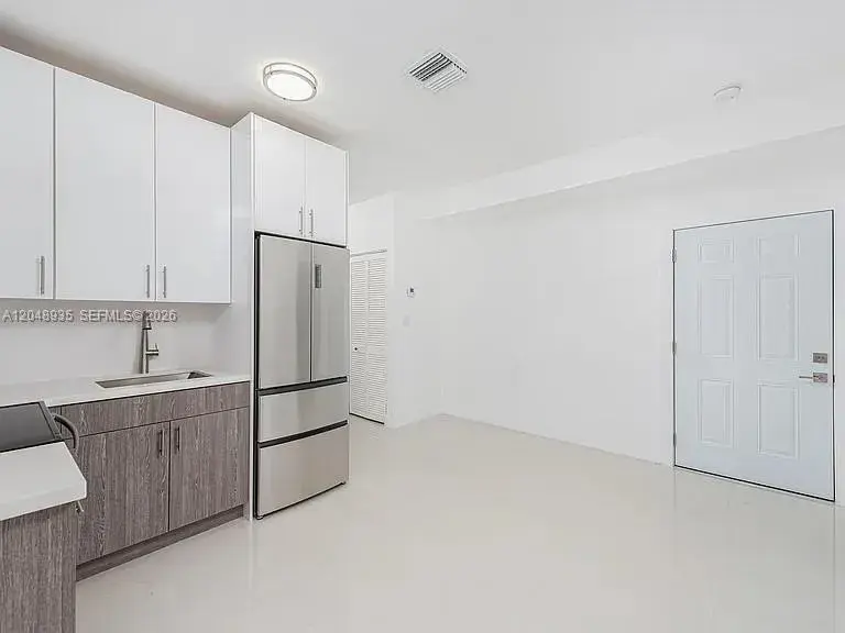676 NW 47th St # 8, Miami FL 33127