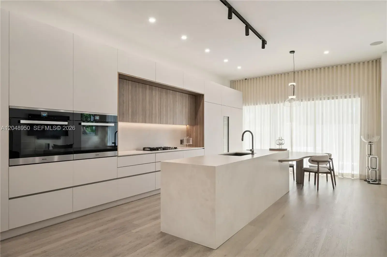 18955 Atlantic Blvd, Sunny Isles Beach FL 33160