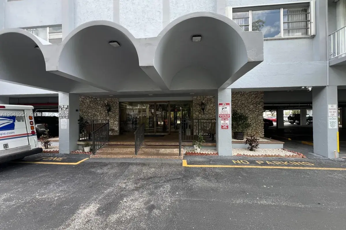 1470 NE 125th Ter # 509, North Miami FL 33161