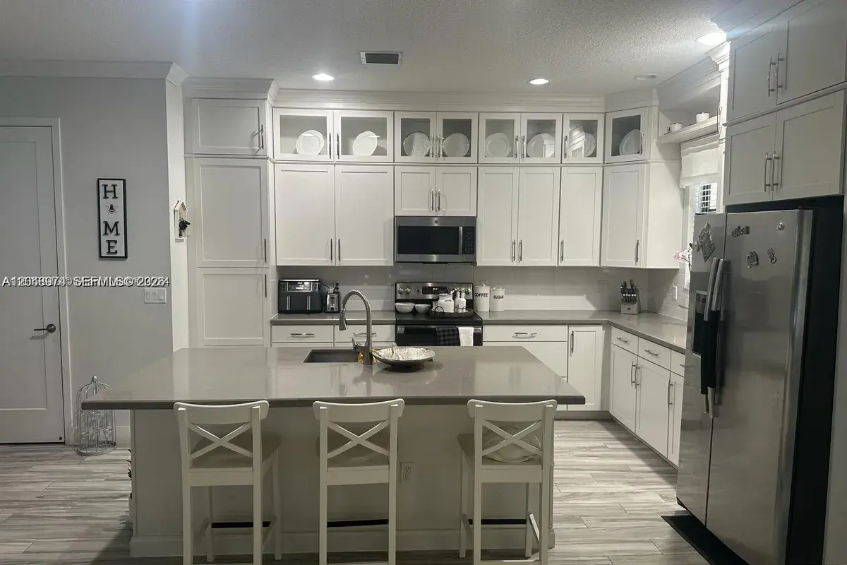 20977 NW 1st St, Pembroke Pines FL 33029