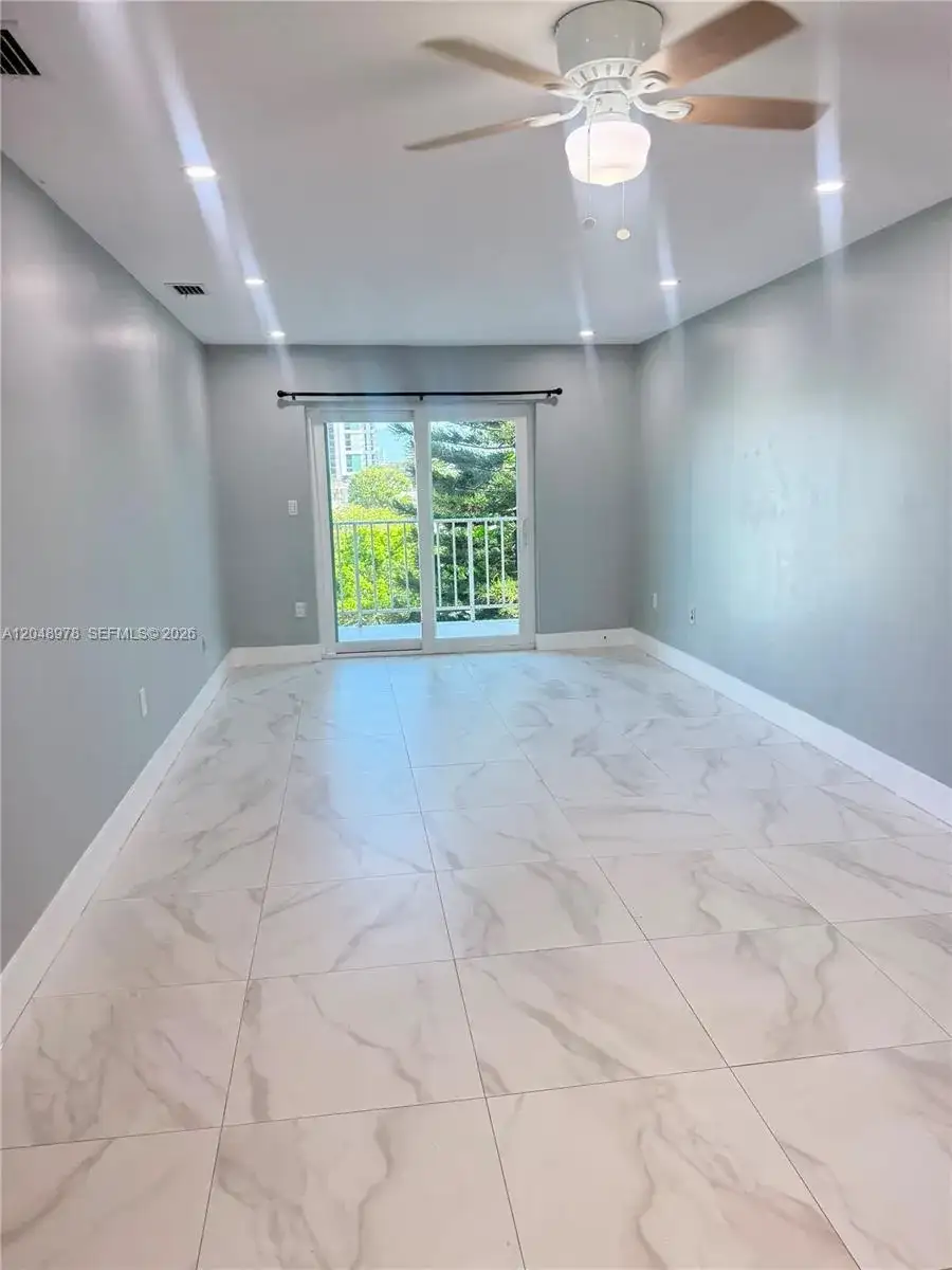 453 SW 2nd St # 306C, Miami FL 33130 photo 2
