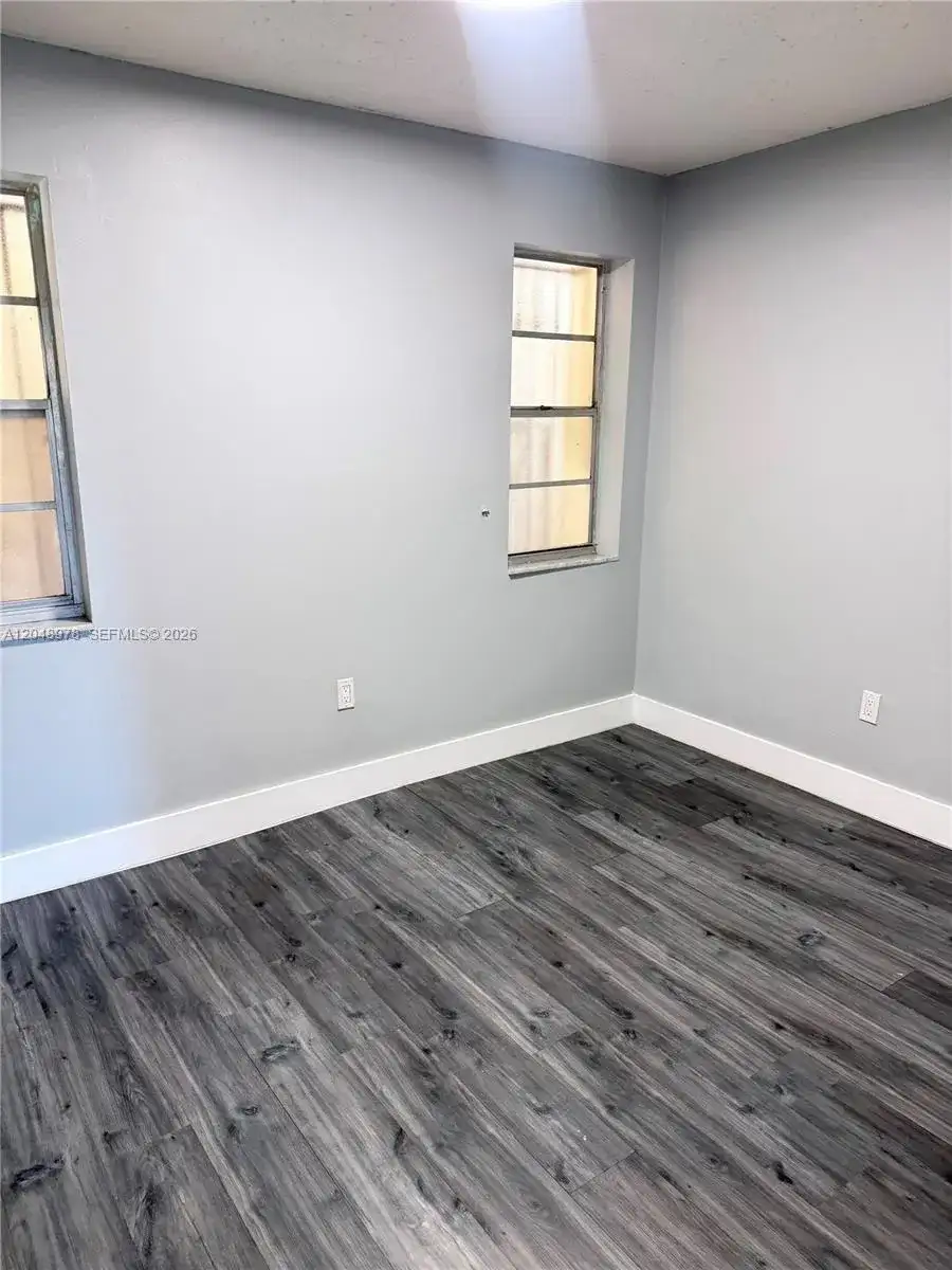 453 SW 2nd St # 306C, Miami FL 33130 photo 4