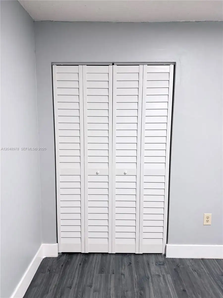 453 SW 2nd St # 306C, Miami FL 33130 photo 5
