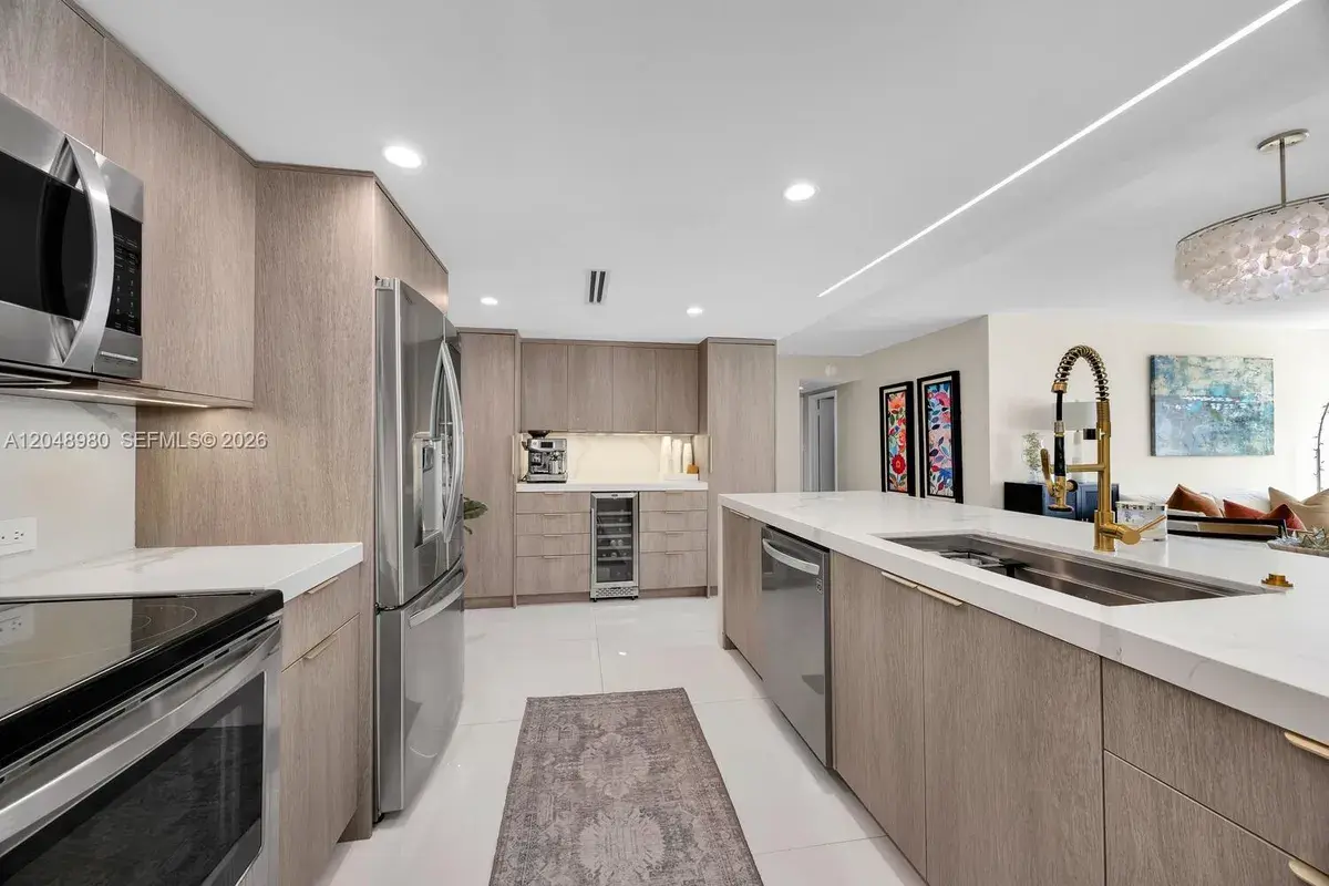 155 Ocean Lane Dr # 413, Key Biscayne FL 33149