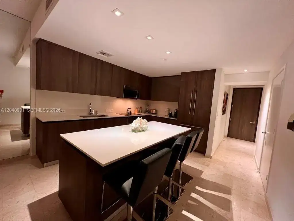 88 SW 7th St # 808, Miami FL 33130 photo 3