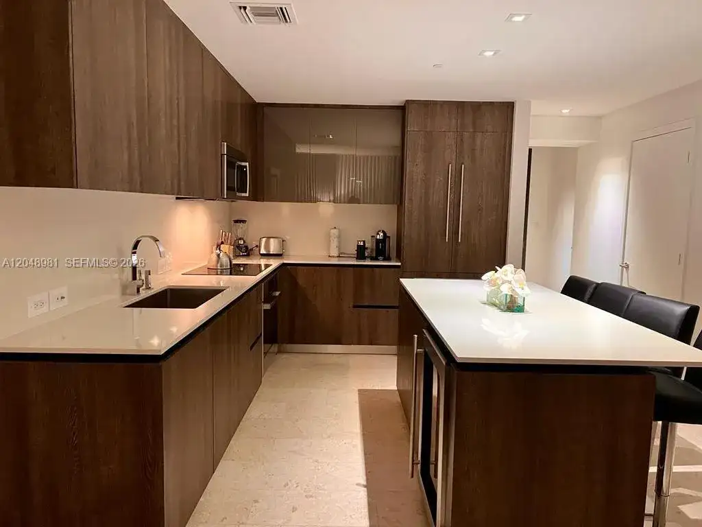 88 SW 7th St # 808, Miami FL 33130 photo 4