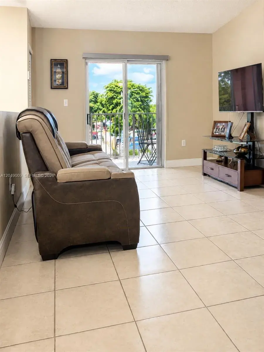 5800 W 18th Ln, Hialeah FL 33012