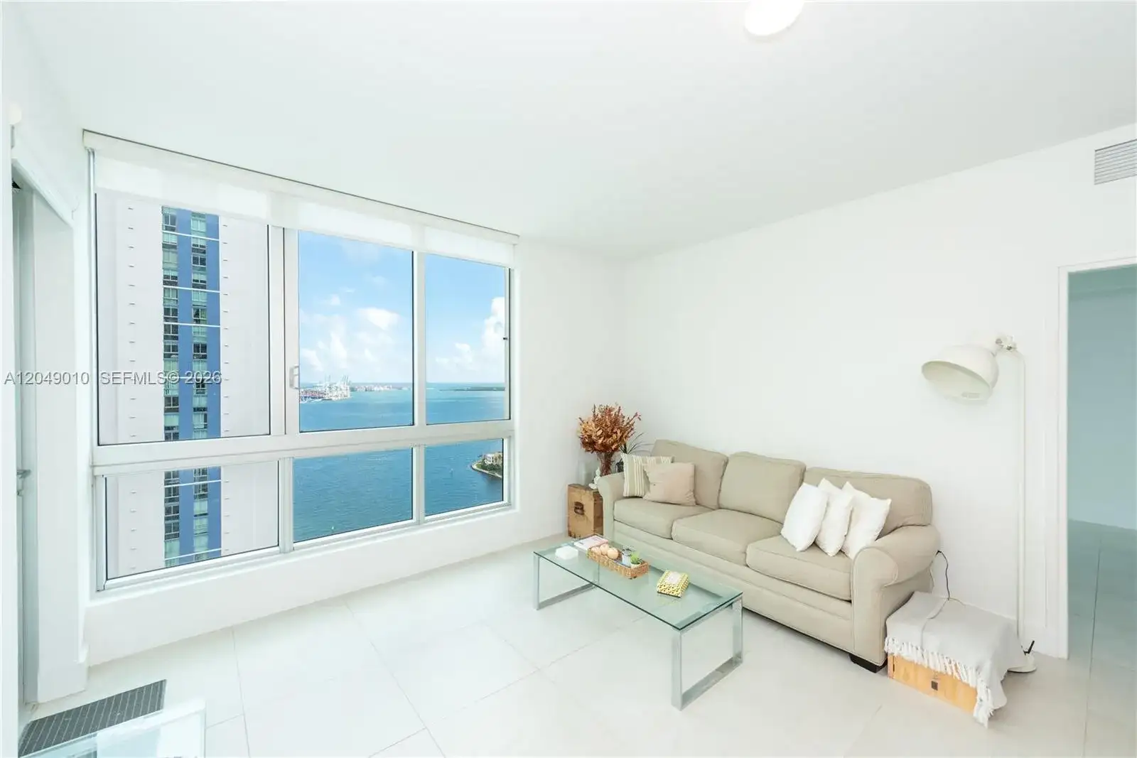 300 S Biscayne Blvd # 2814, Miami FL 33131 photo 4