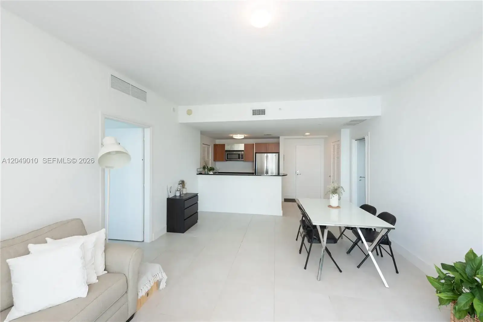 300 S Biscayne Blvd # 2814, Miami FL 33131 photo 5