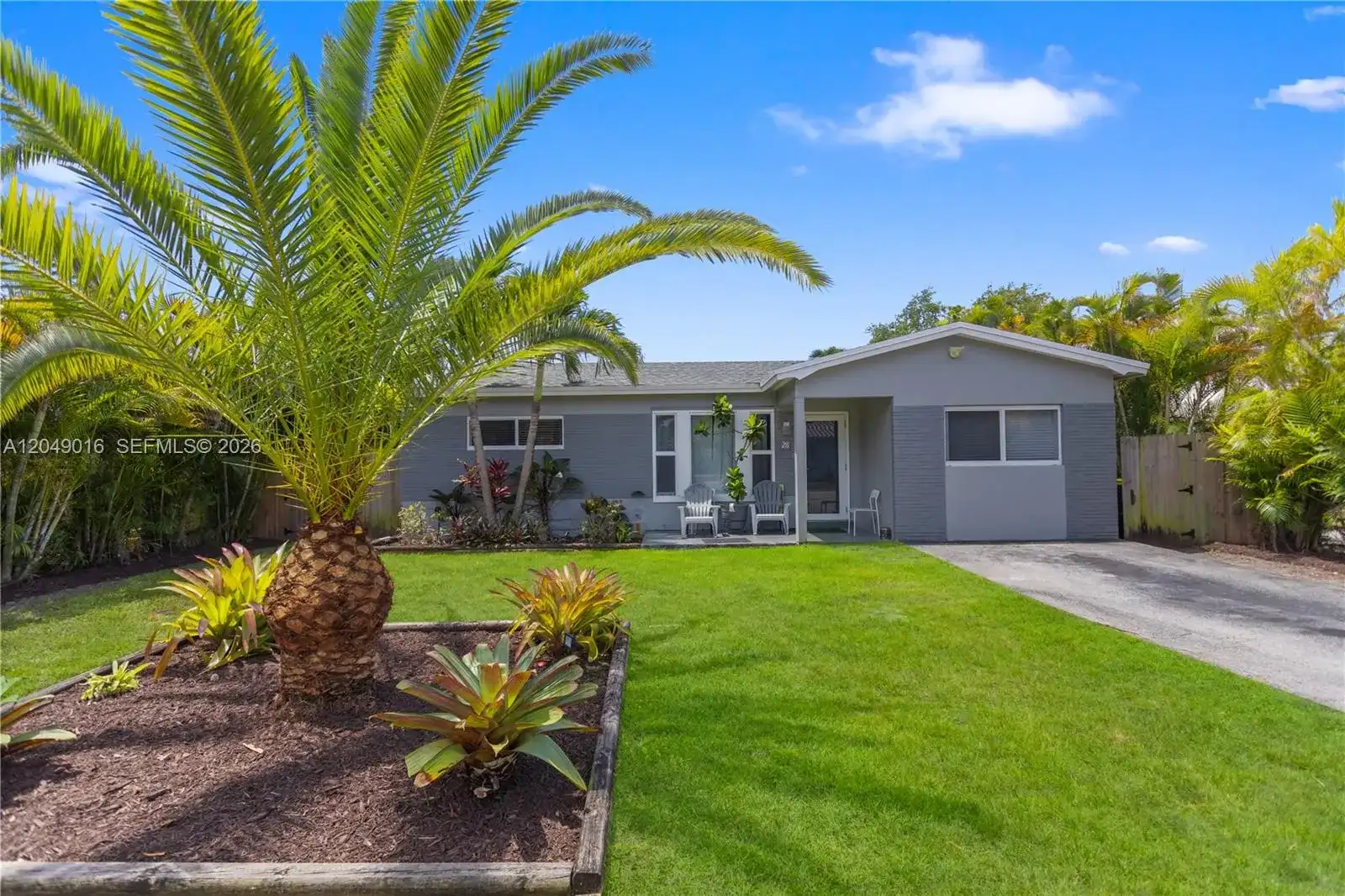 28 SE 7th St, Dania Beach FL 33004