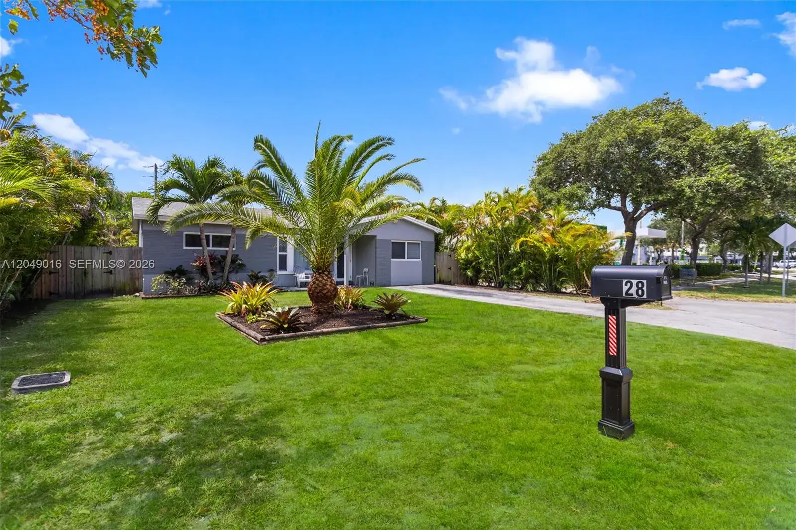 28 SE 7th St, Dania Beach FL 33004