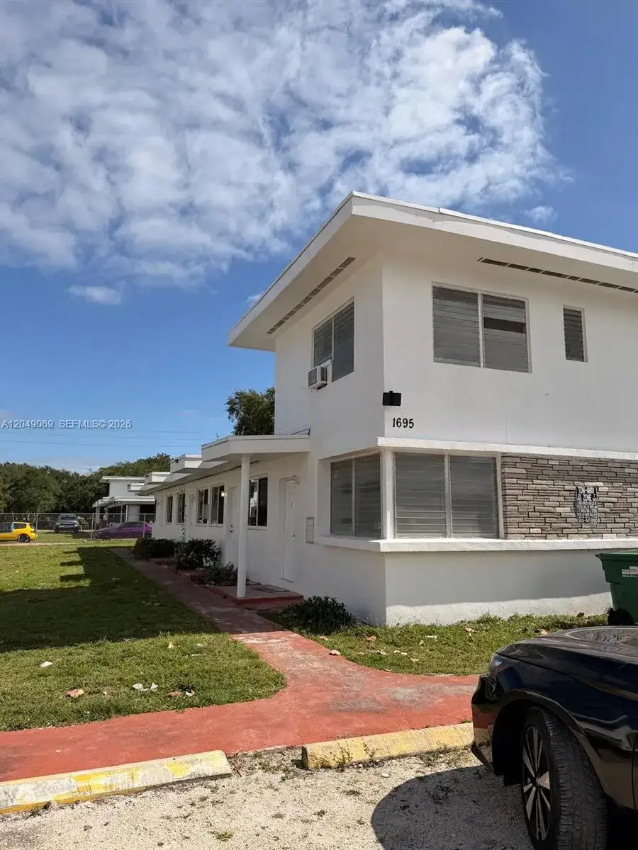 1695 NE 150th St # 3, Miami FL 33181