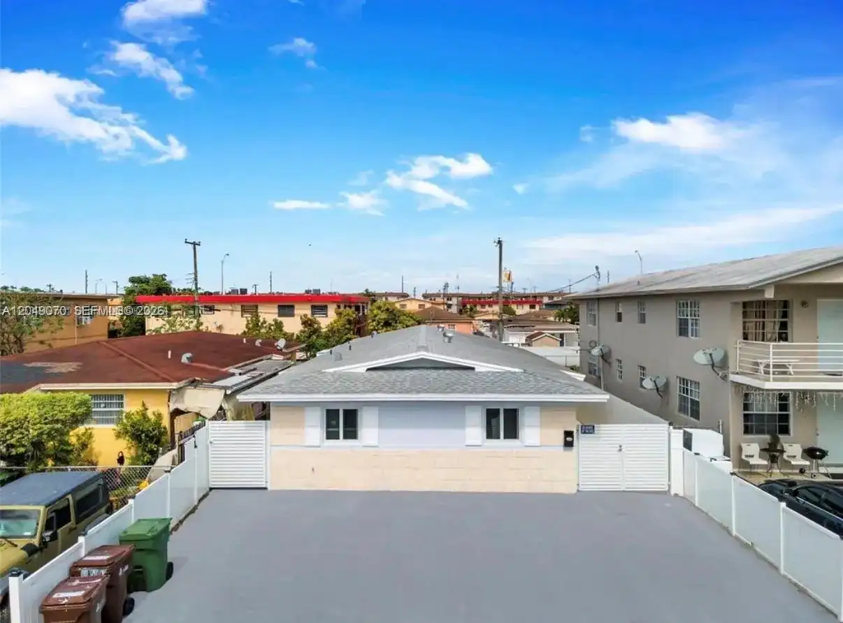 329 W 18th St, Hialeah FL 33010
