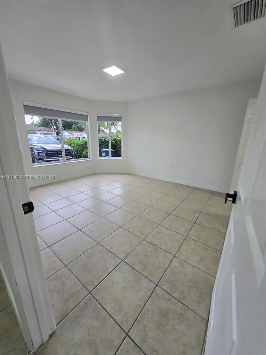 1915 NW 68th Ter, Miami FL 33147