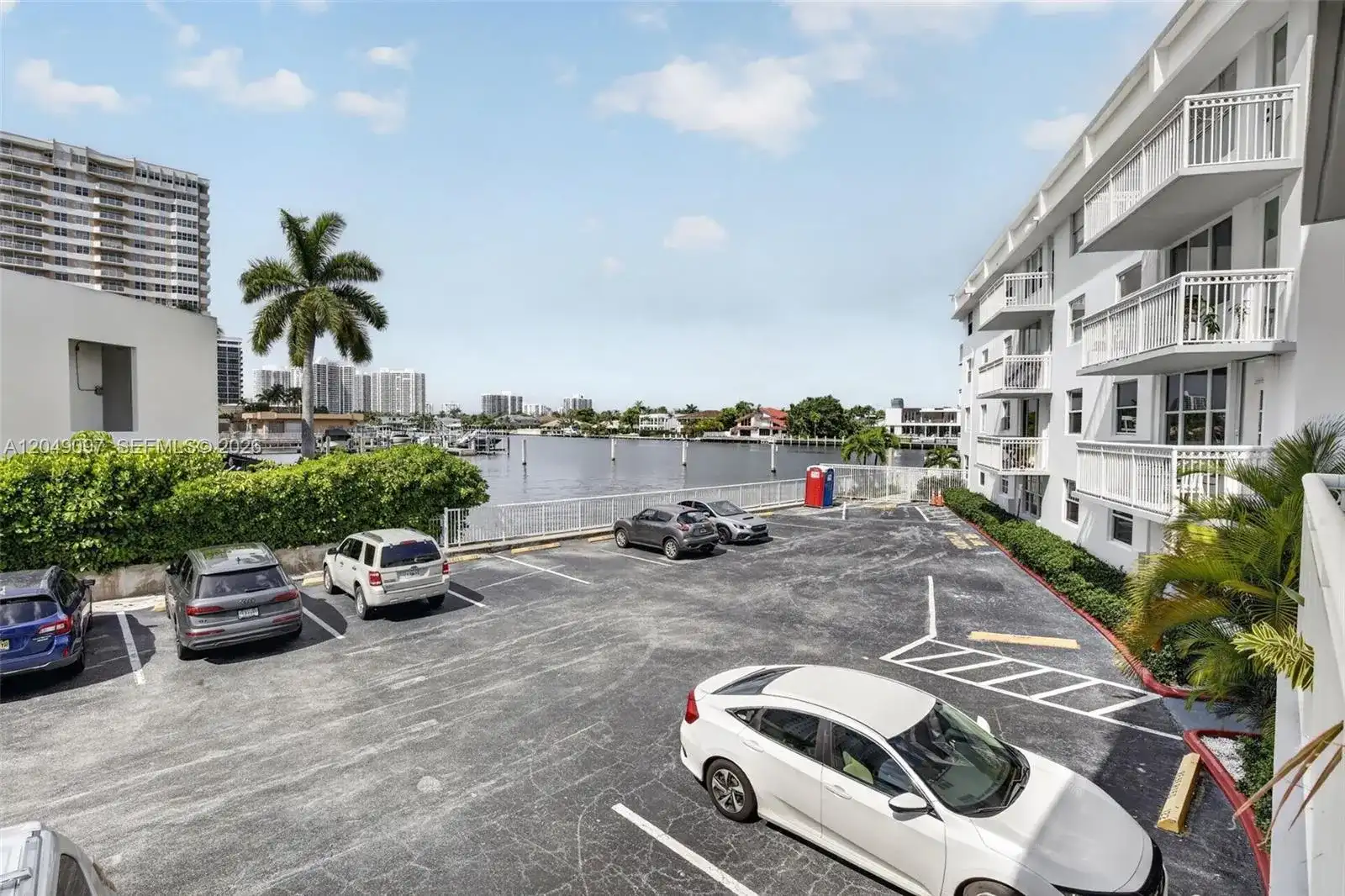 1913 S Ocean Dr # 225, Hallandale Beach FL 33009