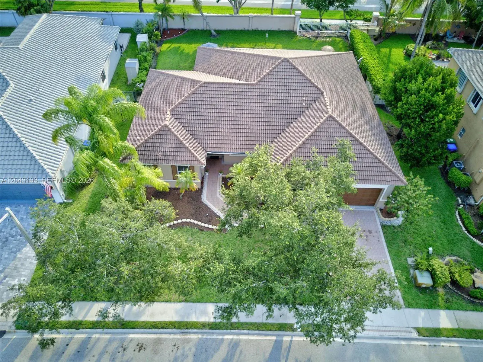 744 SW 159th Ln, Pembroke Pines FL 33027